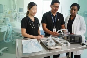 Disposable vs. Reusable NIV Masks: A Clinical Comparison for Care Teams